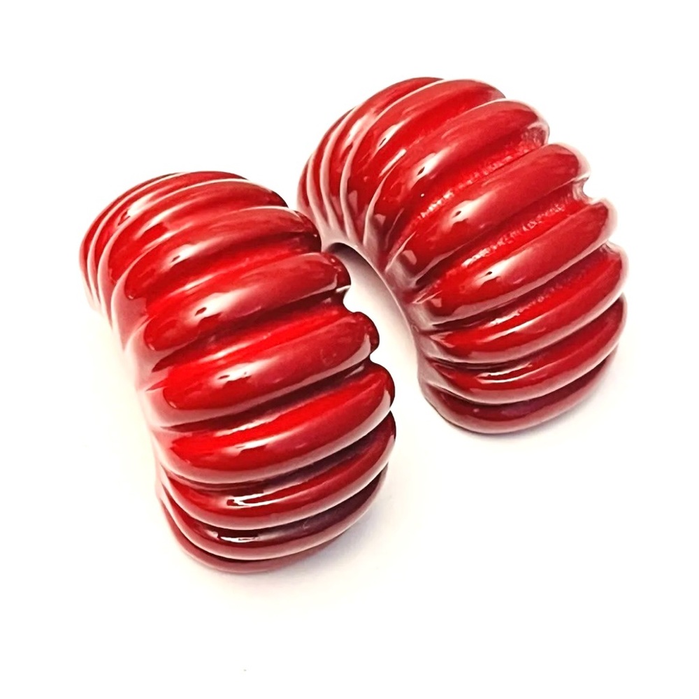 VTG Earrings statement drop lucite Cuff scalloped